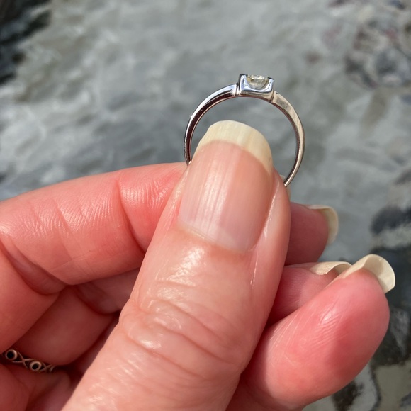 18kt White Gold Diamond tensor Ring 5.5 size - Picture 13 of 14